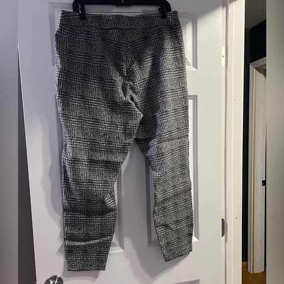 Lightly Worn! Women’s Nanette XL Gray and White Metallic Straight Leg Work Pants - Picture 5 of 6